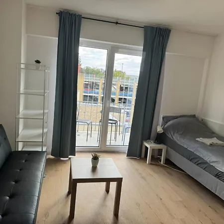 Apartment Zentrale Monteurwohnung Hindenburgstrasse Mg Direkt An Der Einkaufsgalerie Niederdorla