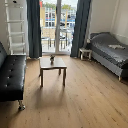 Zentrale Monteurwohnung Hindenburgstrasse Mg Direkt An Der Einkaufsgalerie