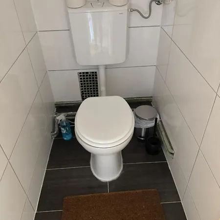 Appartement Zentrale Monteurwohnung Hindenburgstrasse Mg Direkt An Der Einkaufsgalerie Mönchengladbach