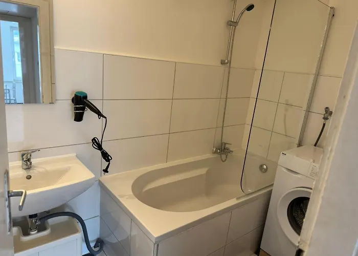 Zentrale Monteurwohnung Hindenburgstrasse Mg Direkt An Der Einkaufsgalerie Lejlighed Mönchengladbach