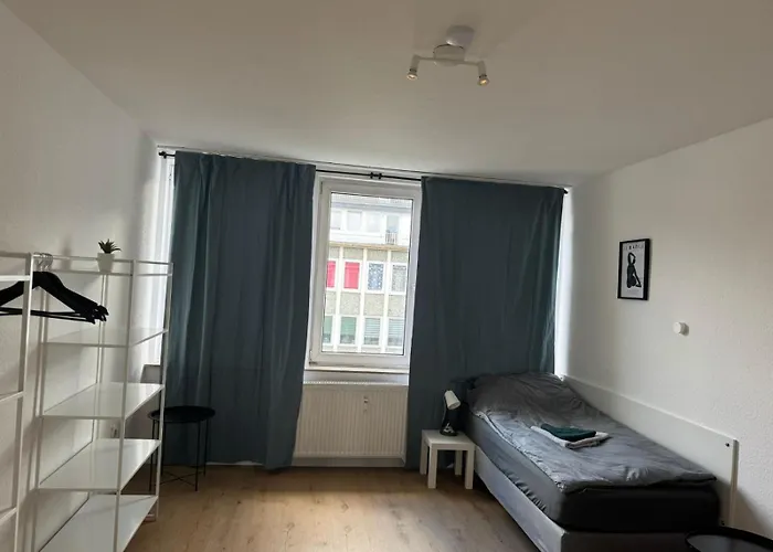 Zentrale Monteurwohnung Hindenburgstrasse Mg Direkt An Der Einkaufsgalerie * Mönchengladbach